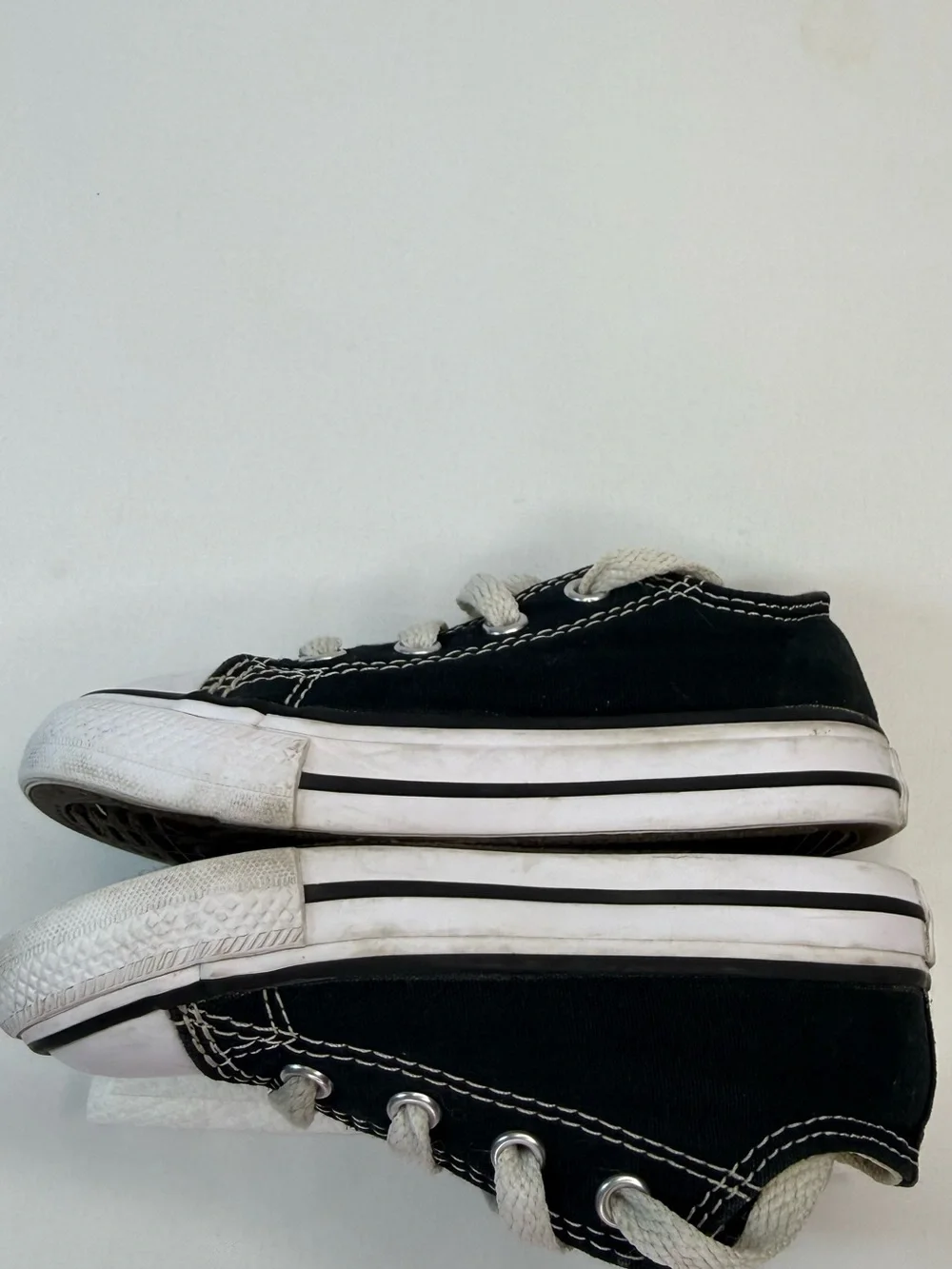 Converse Kids (baby-toddler) Size 7 Low-Top Canvas Sneakers - Black & White EUC